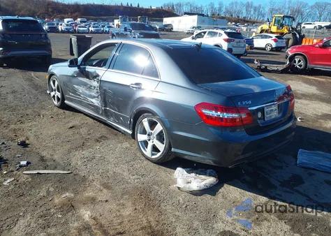 2011 Mercedes-Benz E 350 4Matic z USA, uszkodzony, nr VIN WDDHF8HB9BA344161